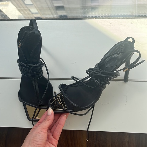 Schutz Vikki Sandal - Picture 5 of 7